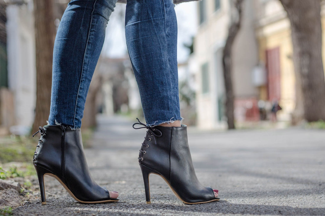 Narrow Feet Swimming in Shoes? 9 Fall Pairs That Fit Snug