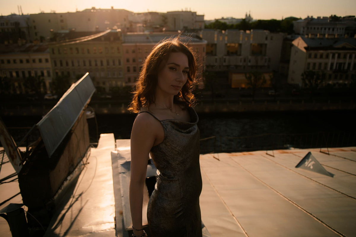 Rooftop Bar Date, Wind at 9 PM: 9 Outfits That Hold Up