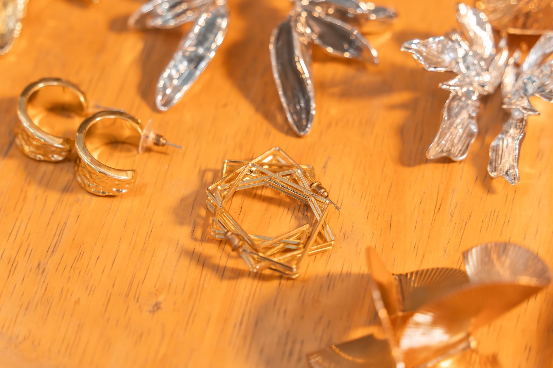 Mixing Gold and Silver Jewelry: Rules Worth Breaking in 2026