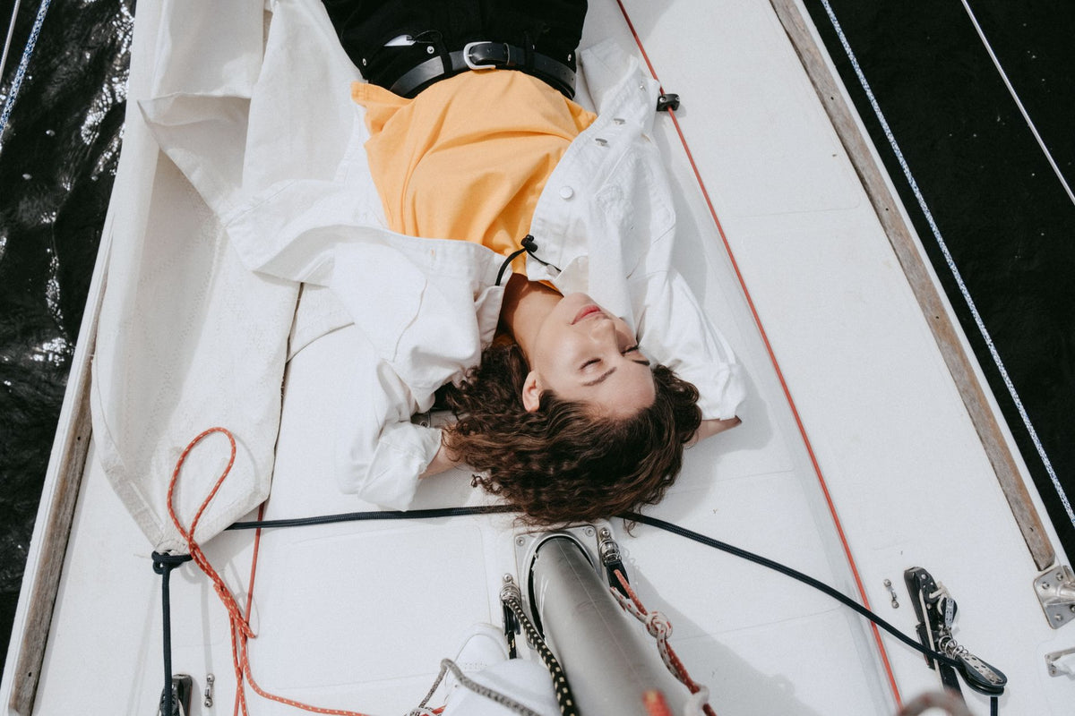 Midday Boat Party With Coworkers: 9 Outfits That Behave