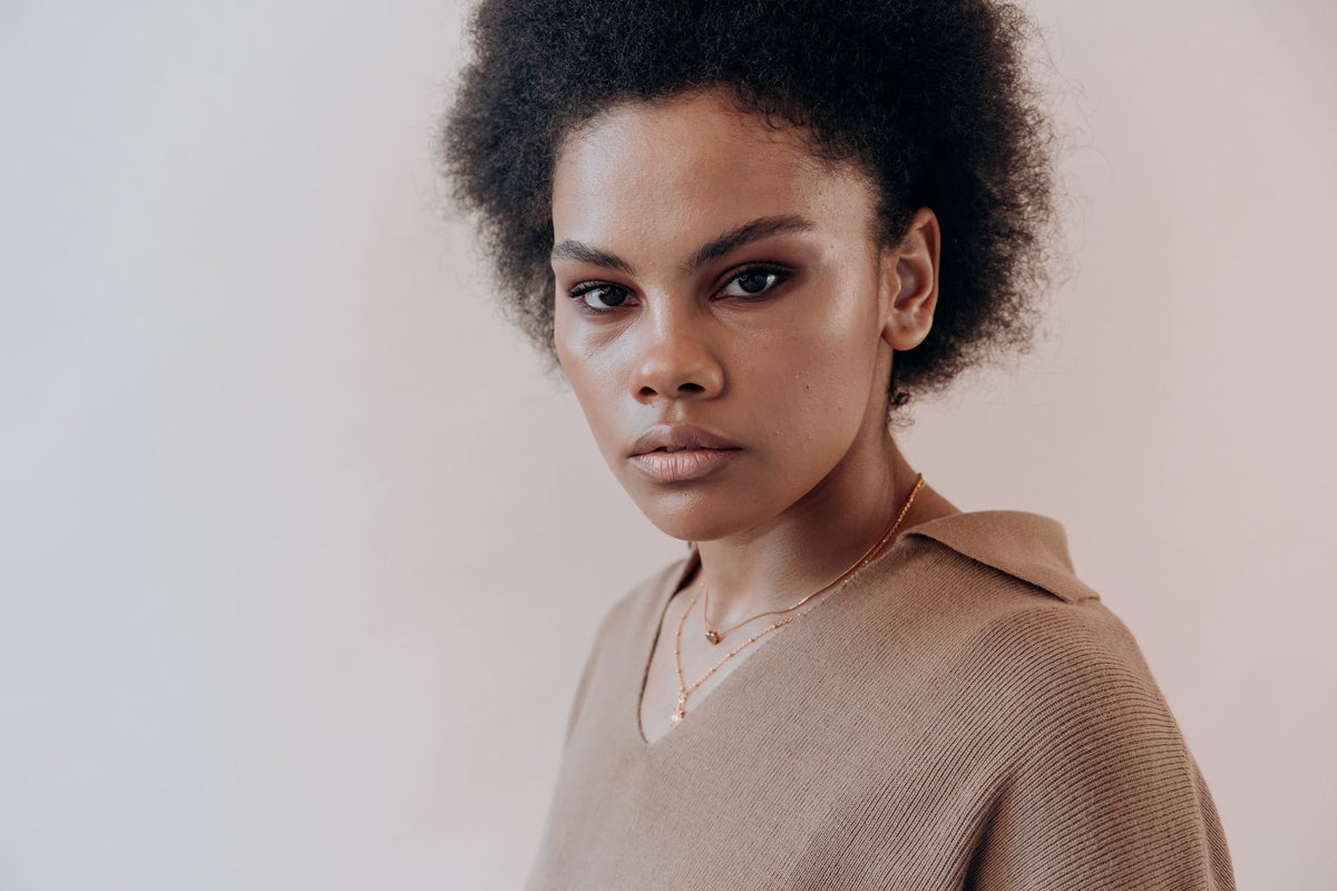 Necklaces Tangle Under Every Sweater? 9 Fixes That Lie Flat