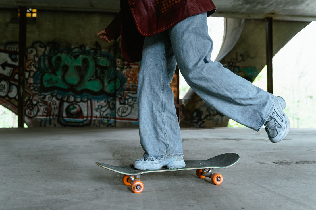 Baggy Jeans Worn Low: Nailing the Slouch Without Looking Sloppy