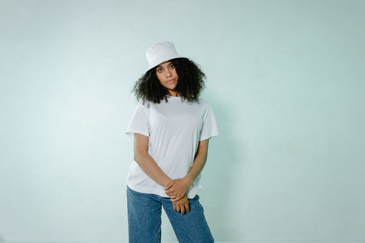Sizing Down a Boxy Tee for a Small Waist and Broad Shoulders