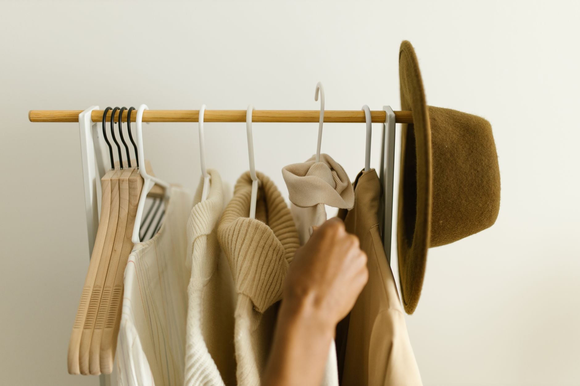 Minimalist College Wardrobe: How to Build Clothes That Match