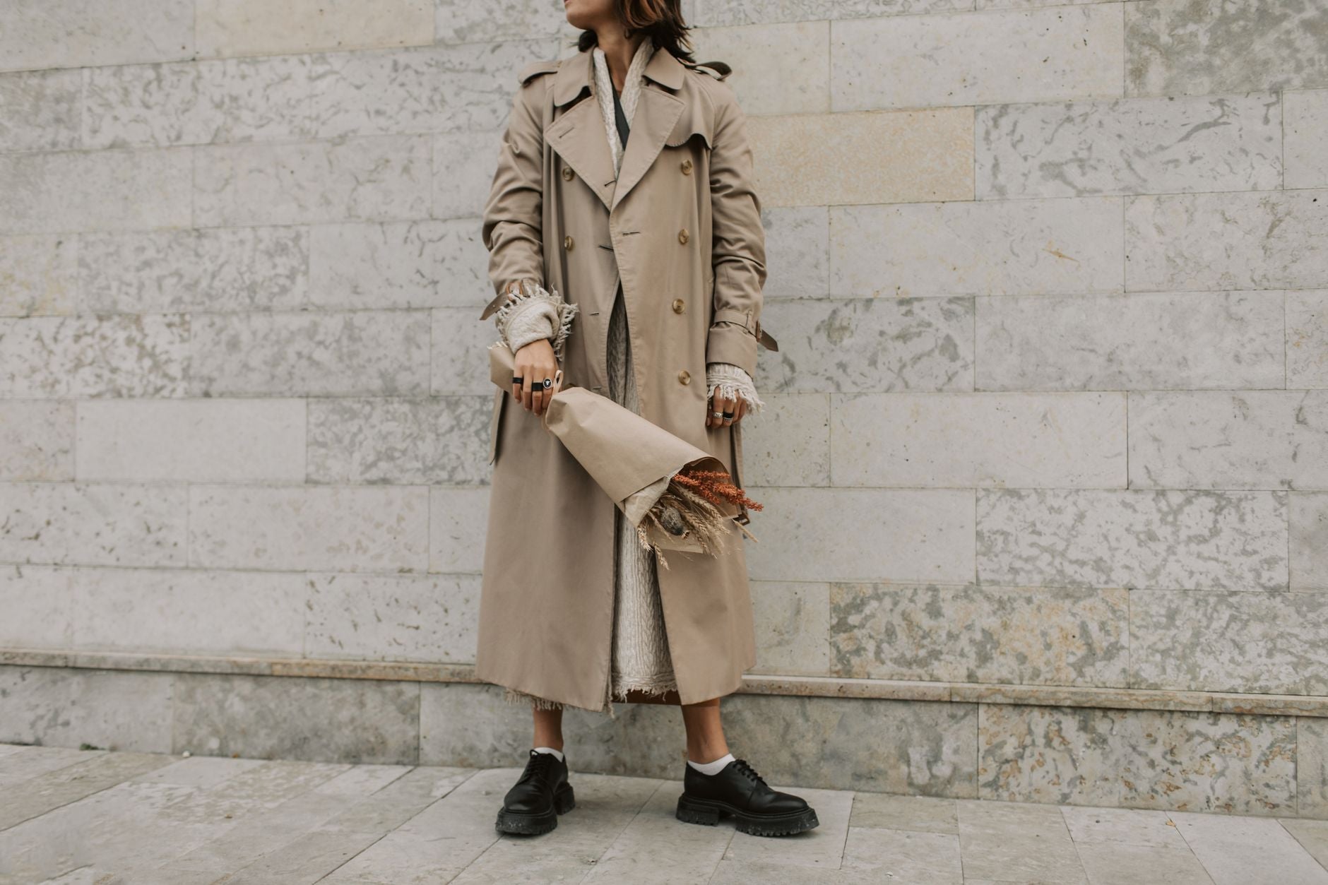 In-Between Season Outfits: Dressing for 65°F Mornings and Warm Afternoons