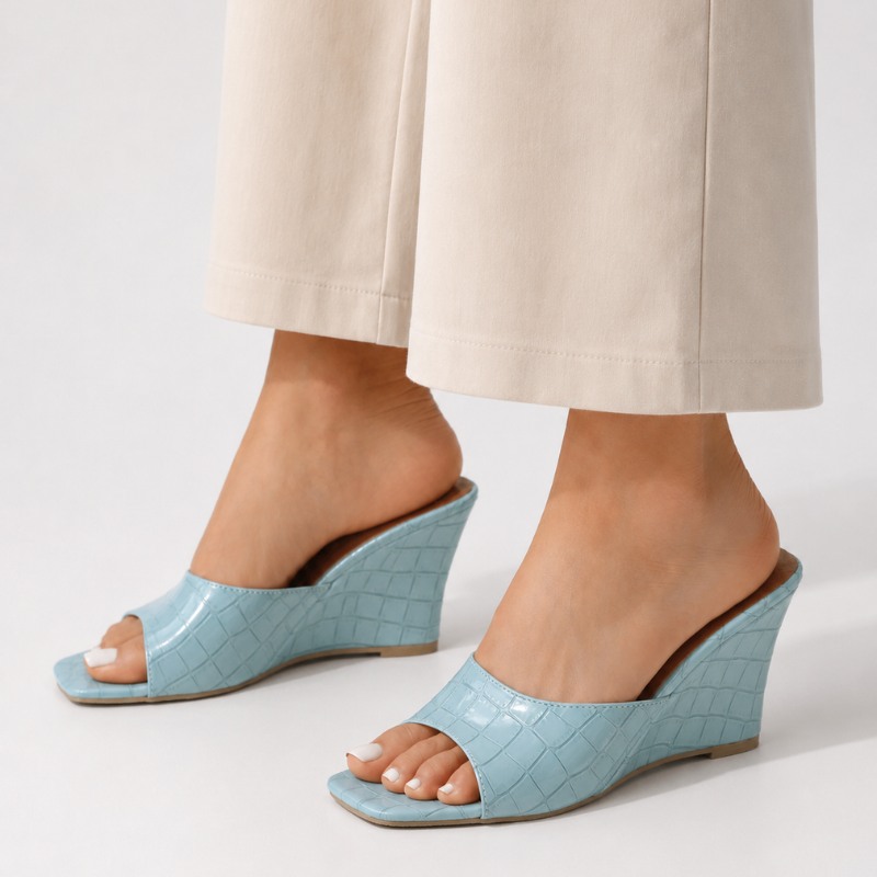 Women's heels color detail — elegant — Christina Wedge Sandals — Oscar Blackwood