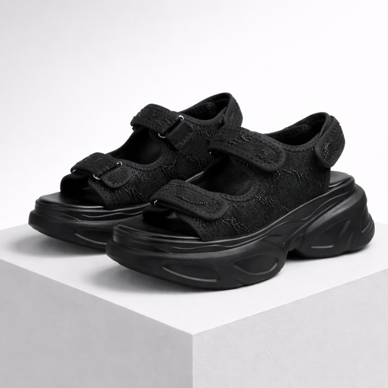 Women's black sandals close-up — versatile — Lizzie Chunky Sandals — Oscar Blackwood