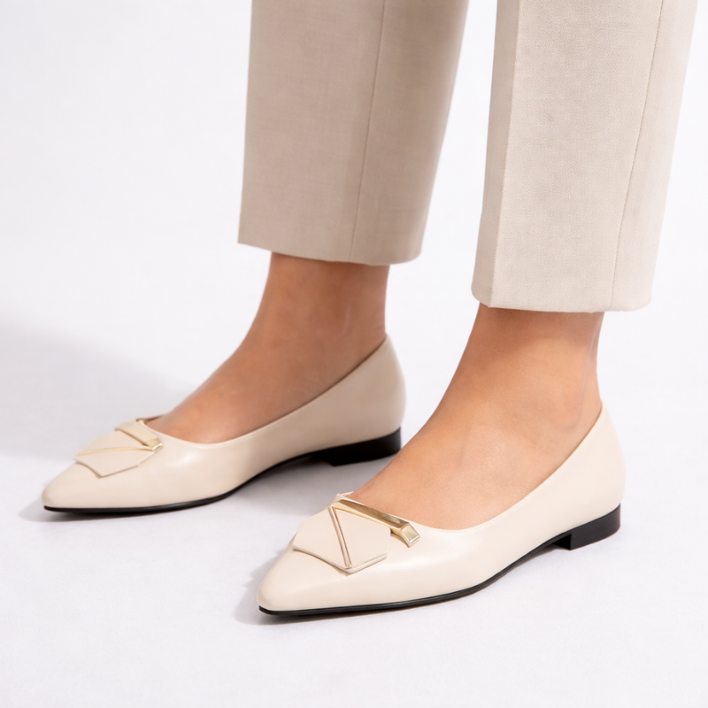 Women's shoes styled look — versatile — Cynthia Point Toe Flat Shoes — Oscar Blackwood