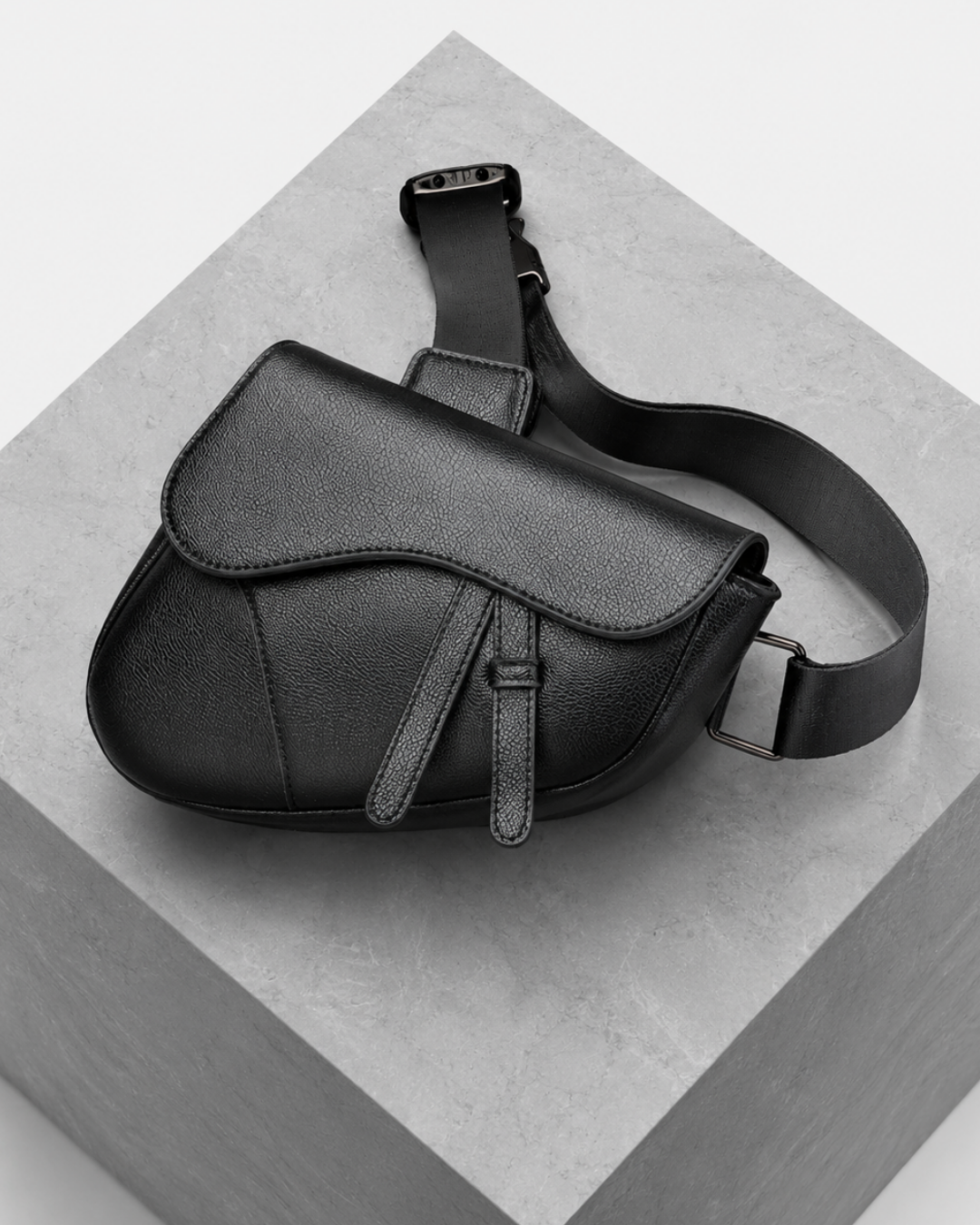 Women's leather handbag styled look — everyday — Albert Saddle Crossbody Bag — Oscar Blackwood