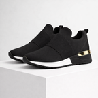 Women's black lace sneakers detail view — casual — Altes Slip-On's — Oscar Blackwood