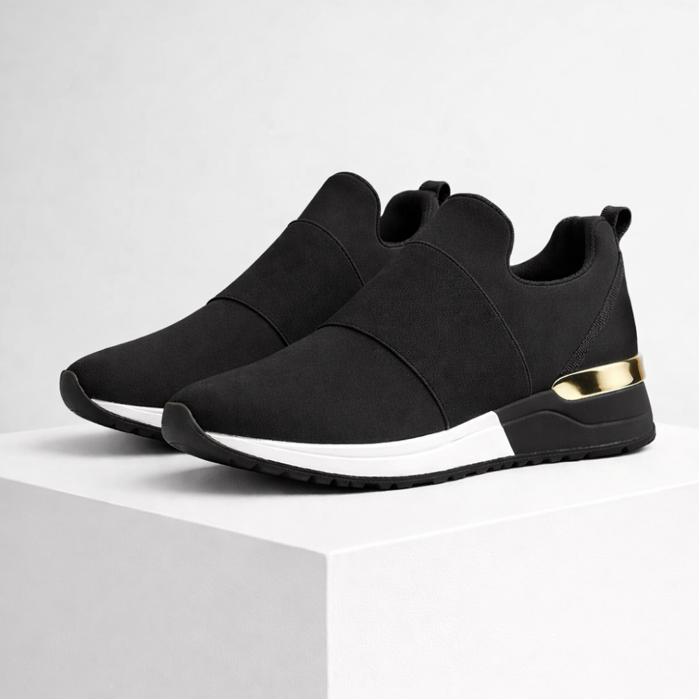 Women's black lace sneakers detail view — casual — Altes Slip-On's — Oscar Blackwood
