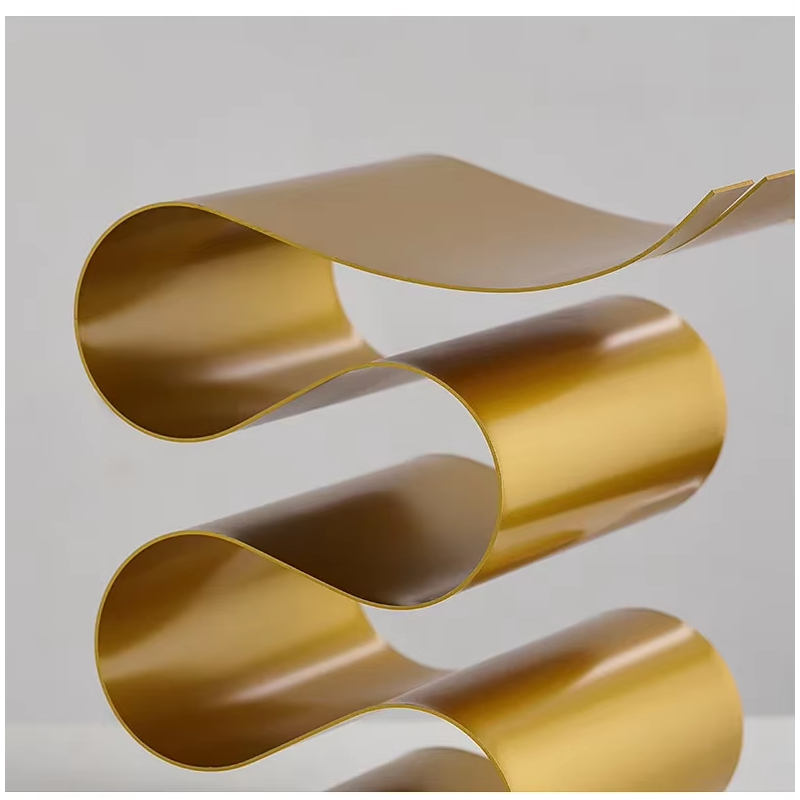 Unisex wine close-up — versatile — Wine Wave Holder for every occasion — Oscar Blackwood