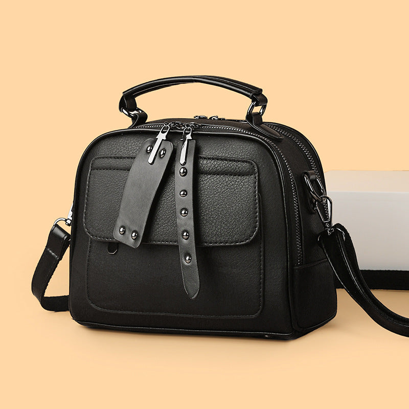 Women's leather bag side view — everyday — Greta Shoulder Bag for every occasion — Oscar Blackwood