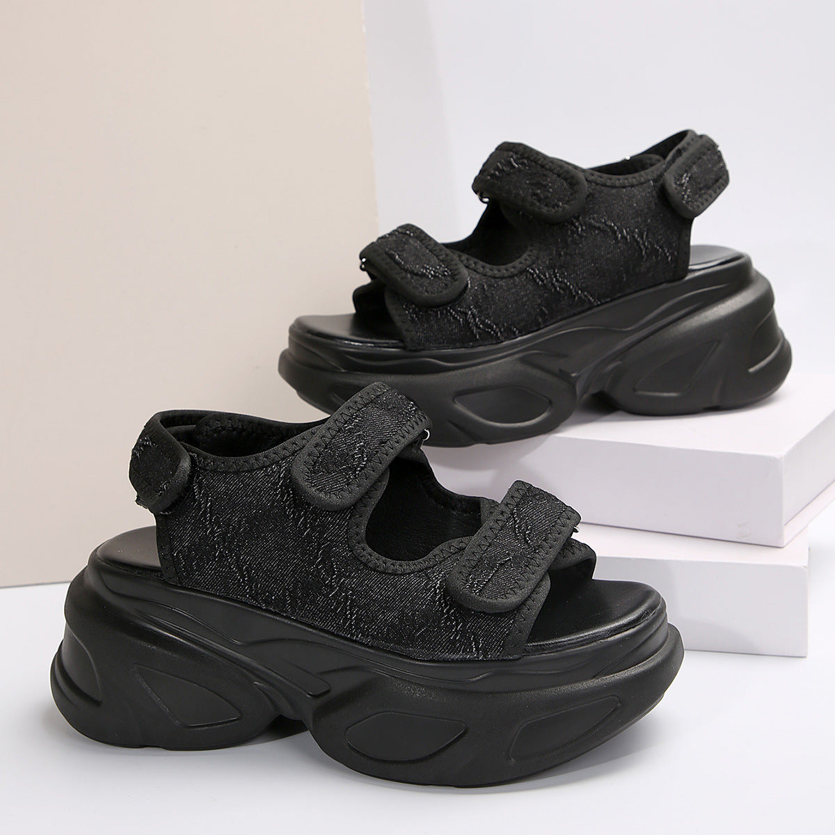 Women's sandals detail view — versatile — Lizzie Chunky Sandals — Oscar Blackwood