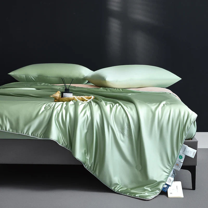 Men's silk romanart color detail — versatile — Romanart Mulberry Silk Comforter — Oscar Blackwood