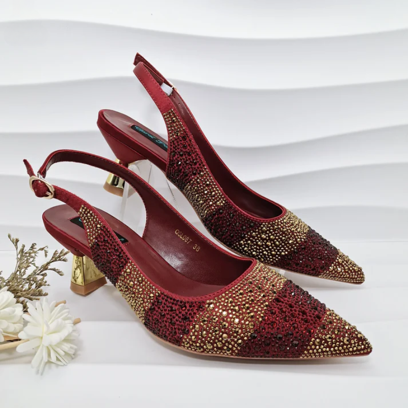 Women's heels close-up — elegant — Vittoria Heels & Bag for every occasion — Oscar Blackwood