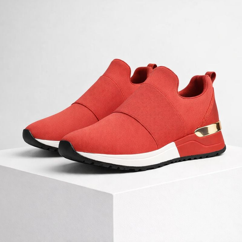Women's red lace sneakers side view — casual — Altes Slip-On's — Oscar Blackwood